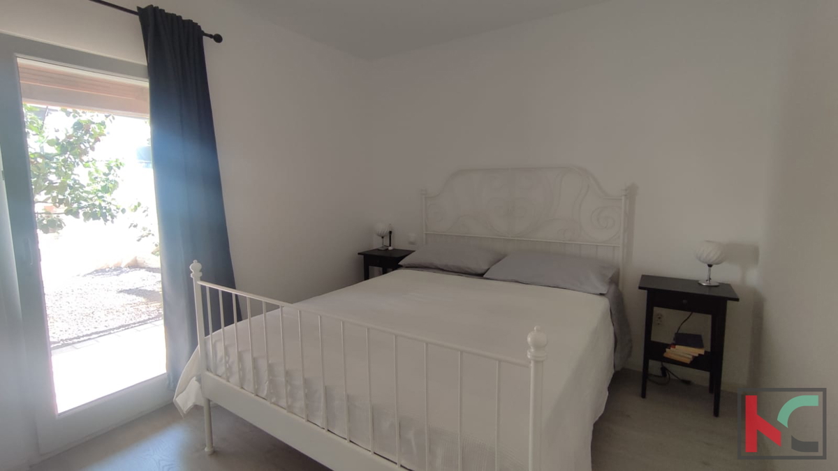 Istra, Medulin, Pomer, hiša s 4 apartmaji in urejenim vrtom