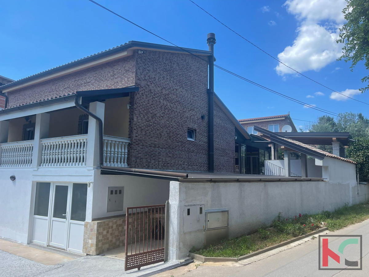 Istra, Medulin, Pomer, hiša s 4 apartmaji in urejenim vrtom