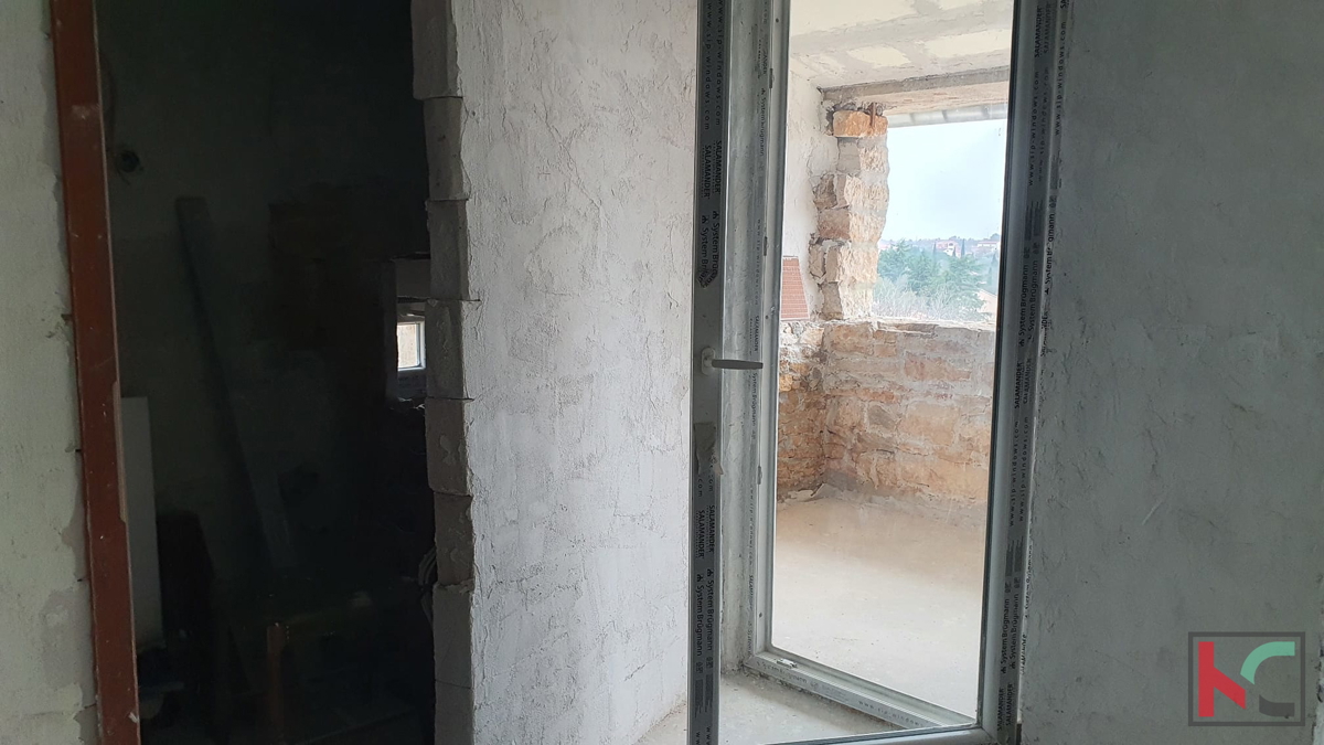 Istra, kamnita hiša v okolici Rovinja, 120m2, v visoki roh-bau fazi s pogledom na morje, #prodaja