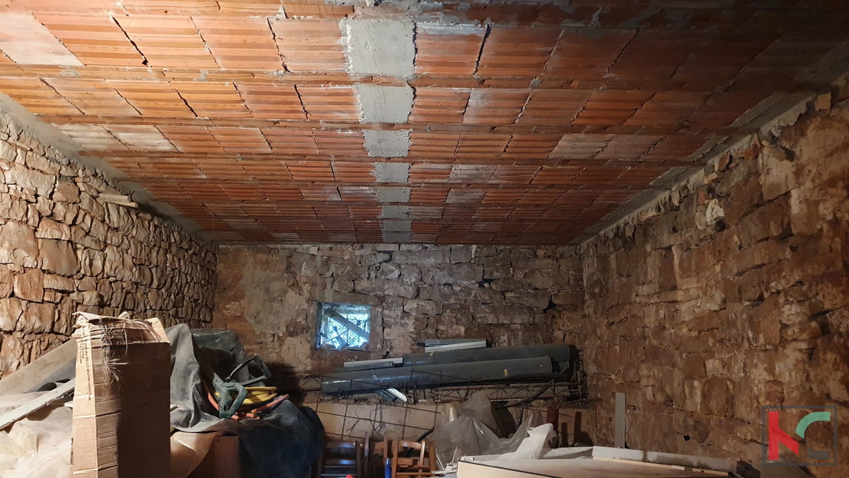 Istra, kamnita hiša v okolici Rovinja, 120m2, v visoki roh-bau fazi s pogledom na morje, #prodaja
