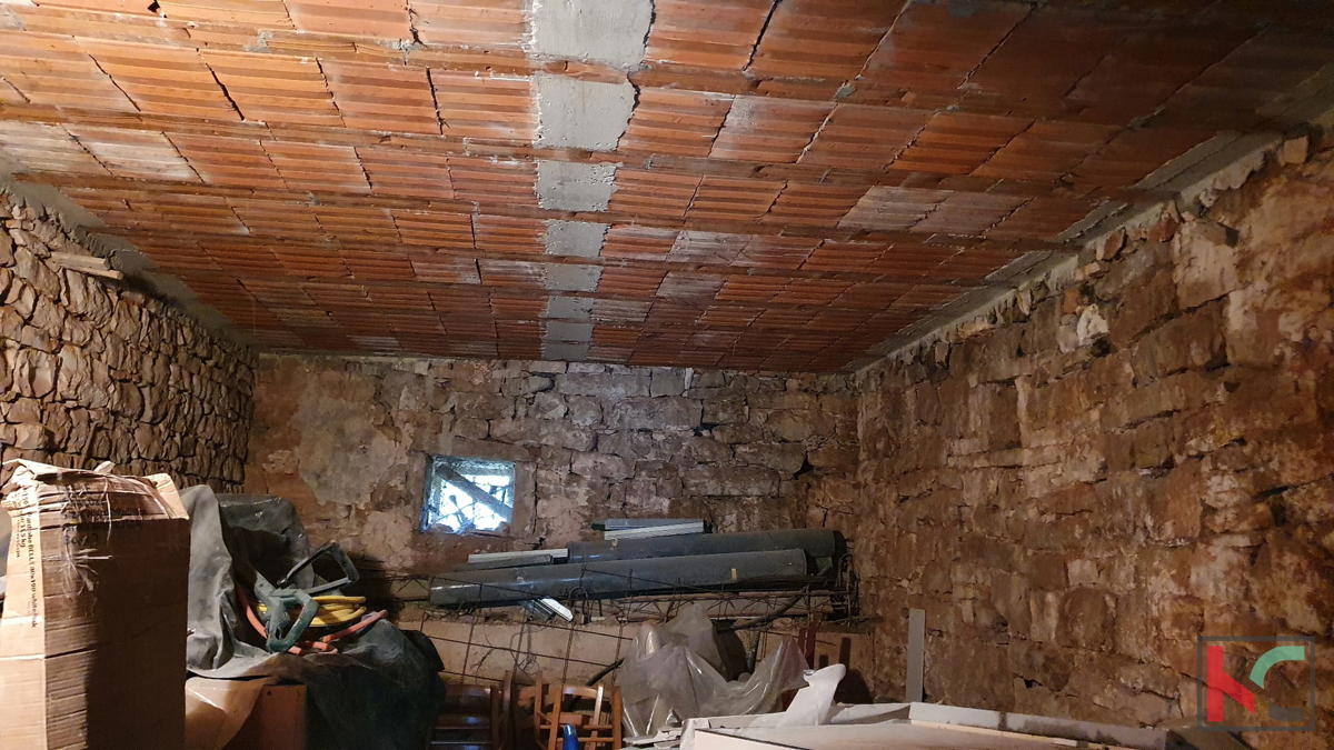 Istra, kamnita hiša v okolici Rovinja, 120m2, v visoki roh-bau fazi s pogledom na morje, #prodaja