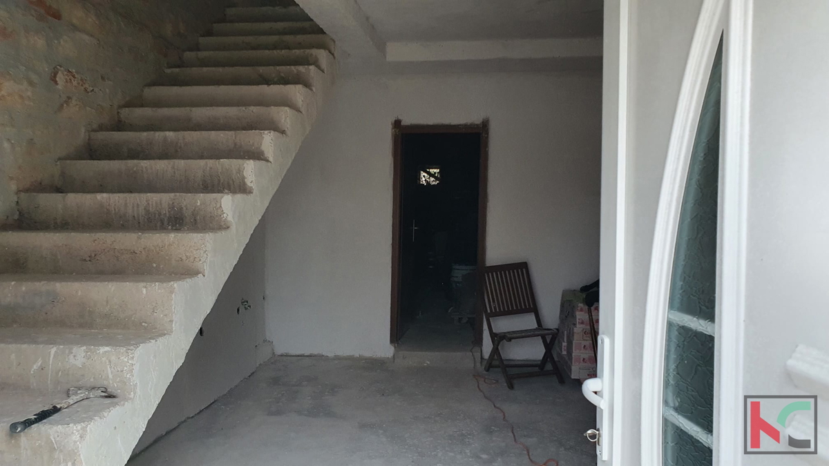 Istra, kamnita hiša v okolici Rovinja, 120m2, v visoki roh-bau fazi s pogledom na morje, #prodaja