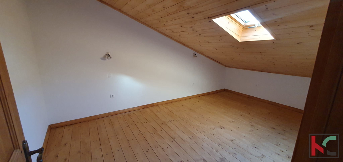 Pula, Center, hiša z dvema apartmajema, dodatno hišo in vrtom #prodaja
