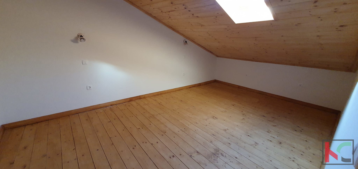 Pula, Center, hiša z dvema apartmajema, dodatno hišo in vrtom #prodaja