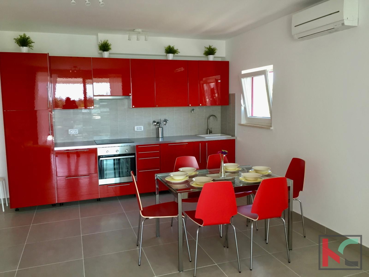 Istra, Peroj, prostorno trisobno stanovanje z veliko teraso in pogledom na morje #prodaja