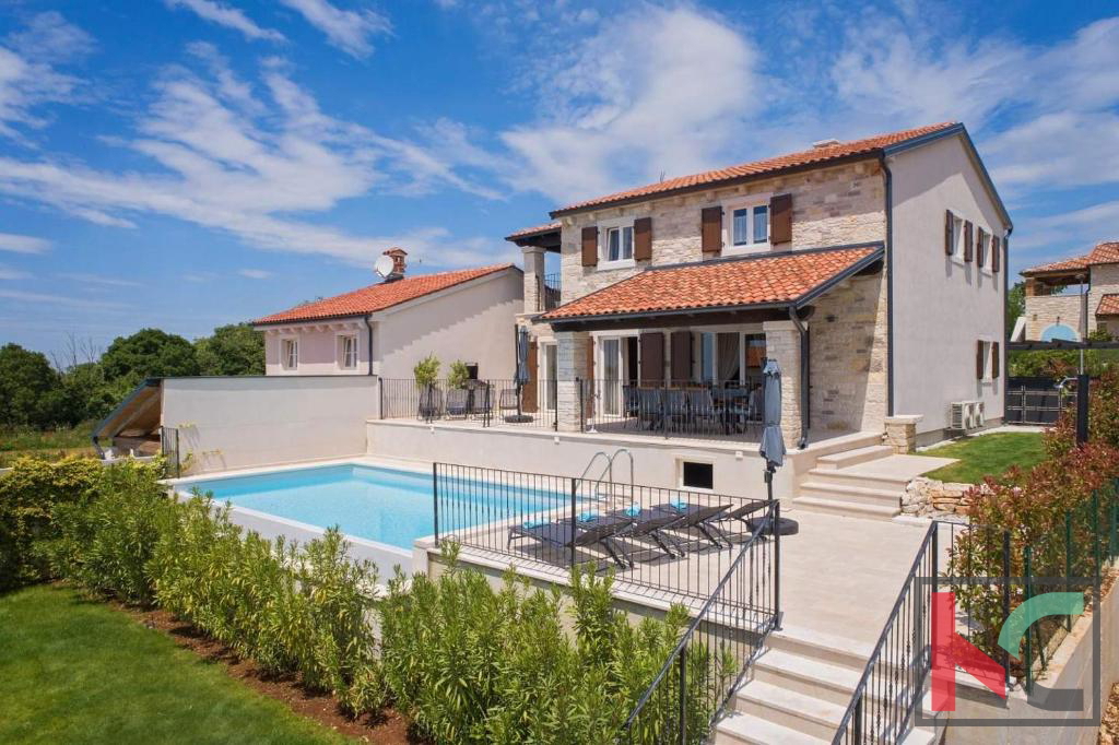 Istra, Sveti Lovreč, vila s 4 sobami in bazenom #prodaja