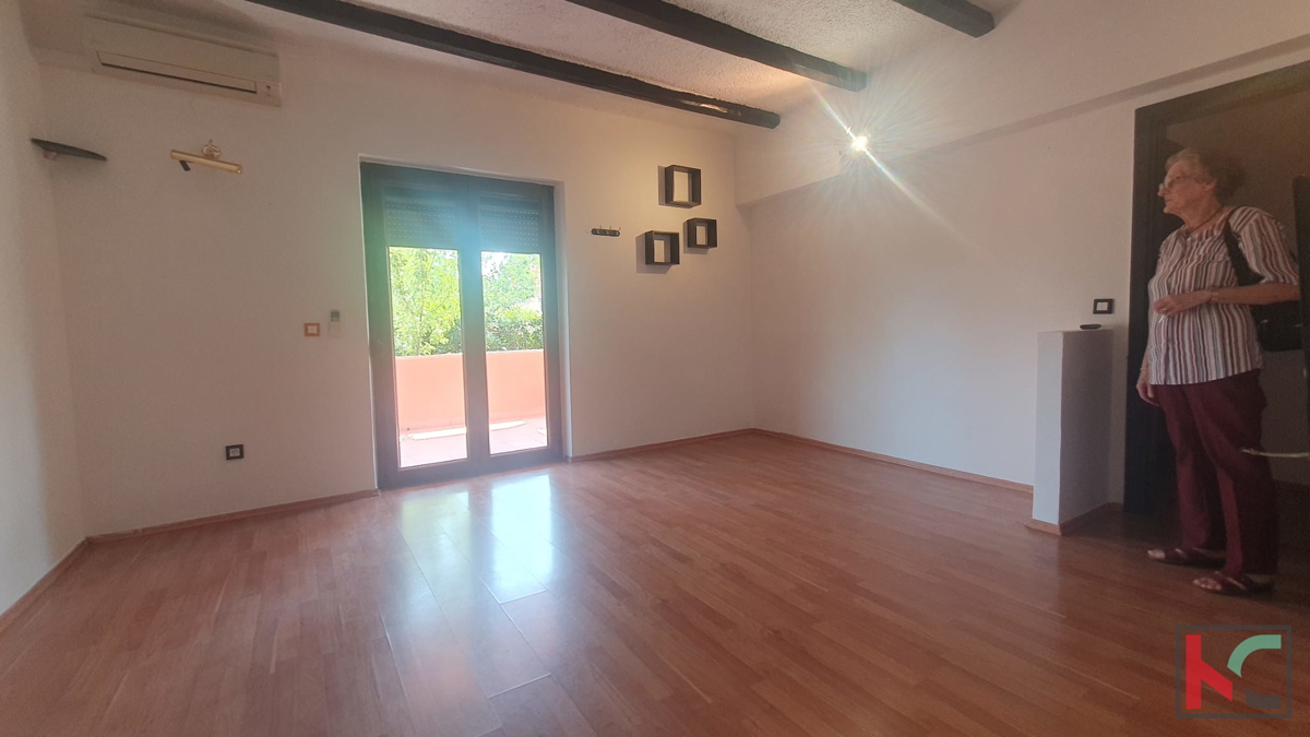 Istra, Poreč, okolica Červarja, samostojna hiša z velikim urejenim vrtom #prodaja