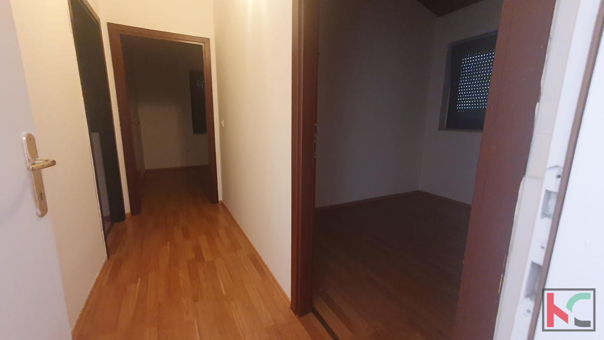 Istra, Poreč, okolica Červarja, samostojna hiša z velikim urejenim vrtom #prodaja