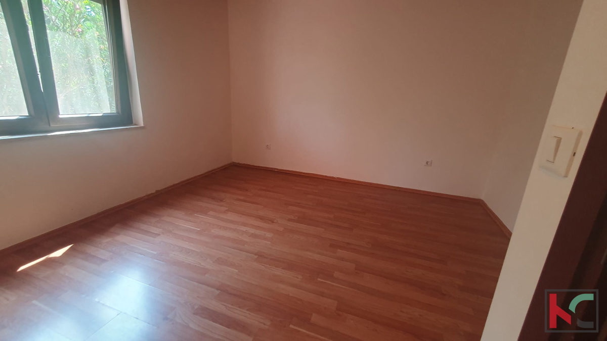 Istra, Poreč, okolica Červarja, samostojna hiša z velikim urejenim vrtom #prodaja