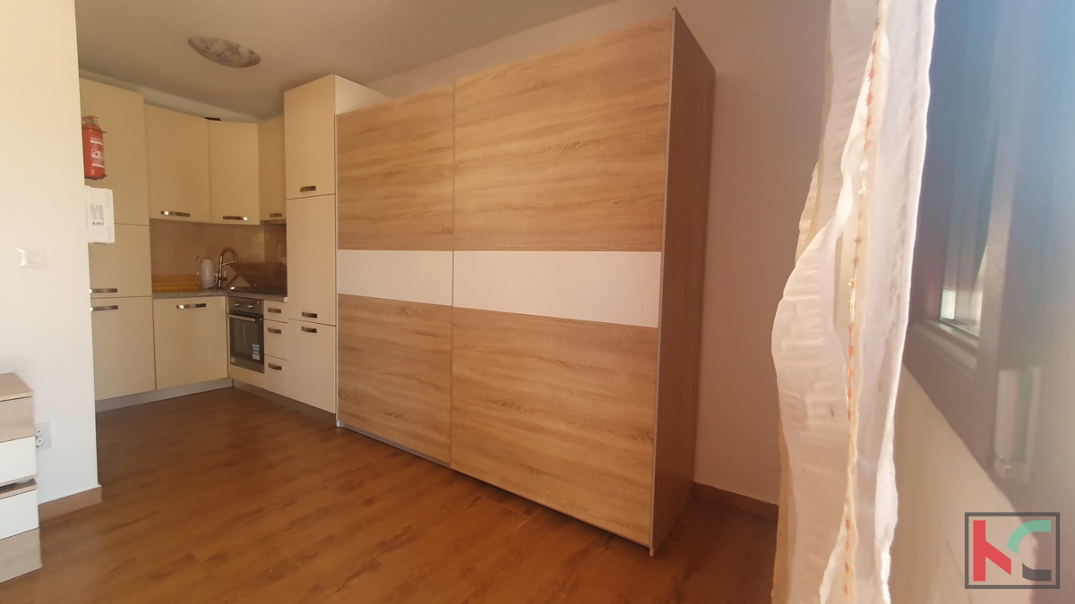 Istra, Poreč, okolica Červarja, samostojna hiša z velikim urejenim vrtom #prodaja