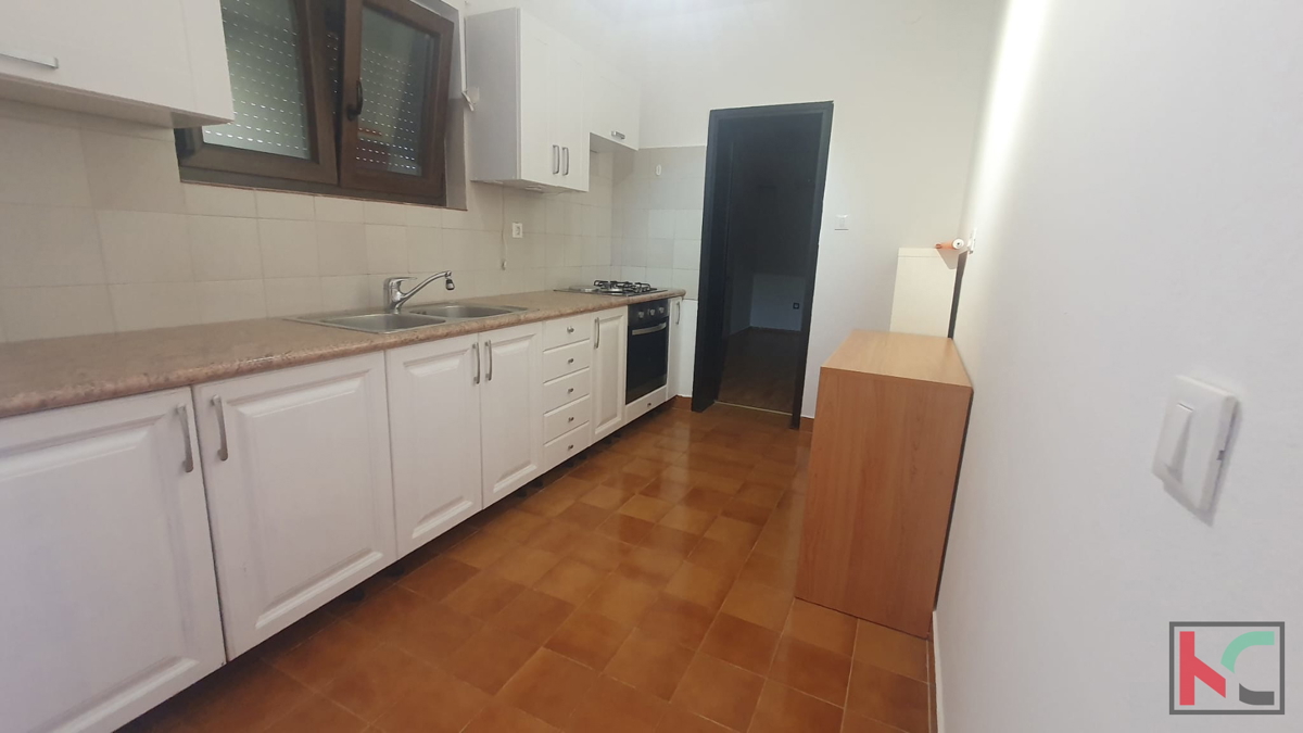 Istra, Poreč, okolica Červarja, samostojna hiša z velikim urejenim vrtom #prodaja