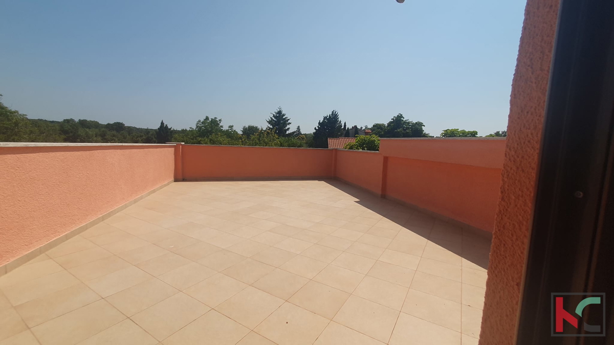 Istra, Poreč, okolica Červarja, samostojna hiša z velikim urejenim vrtom #prodaja