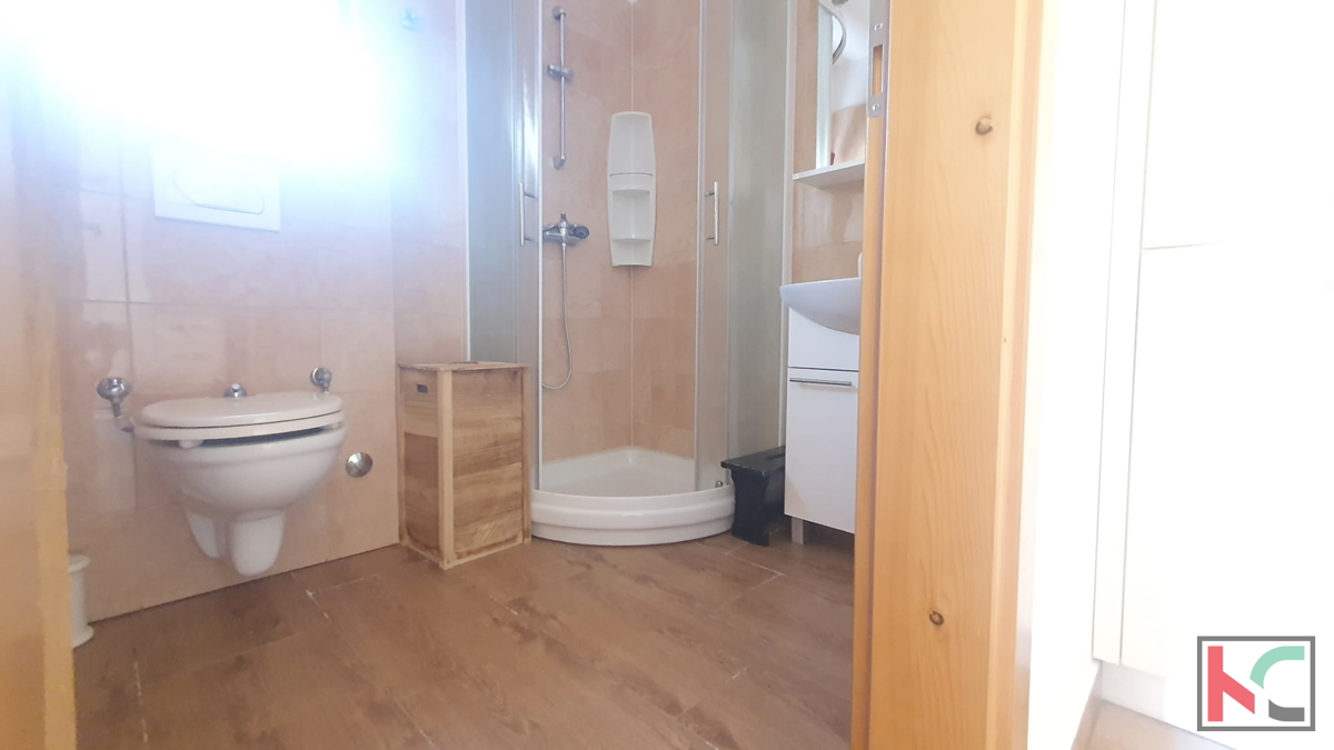 Istra, Poreč, okolica Červarja, samostojna hiša z velikim urejenim vrtom #prodaja