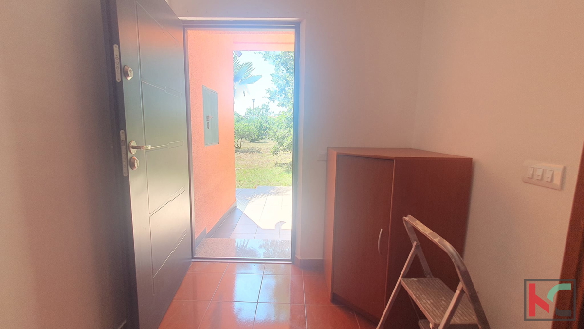 Istra, Poreč, okolica Červarja, samostojna hiša z velikim urejenim vrtom #prodaja