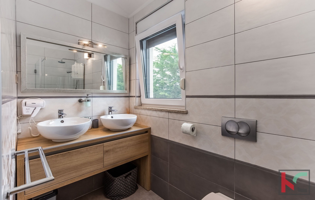 Istra, Višnjan, moderna hiša z bazenom in vrtom, 4 ss, #prodaja