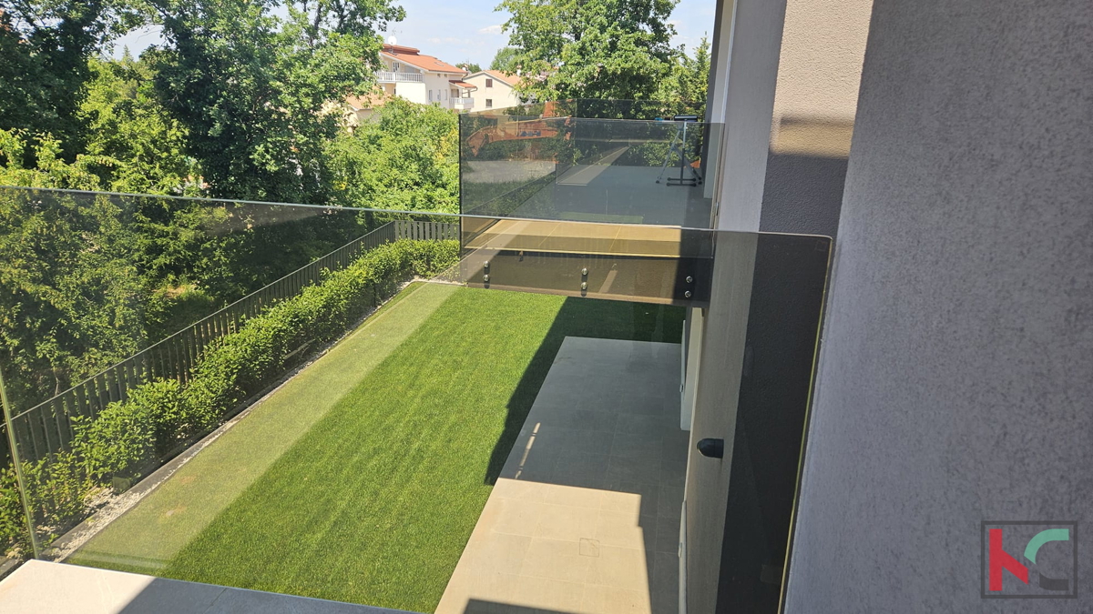 Poreč, štirisobno stanovanje 162,62 m3 v novogradnji, s prostorno strešno teraso in pogledom na morje #prodaja