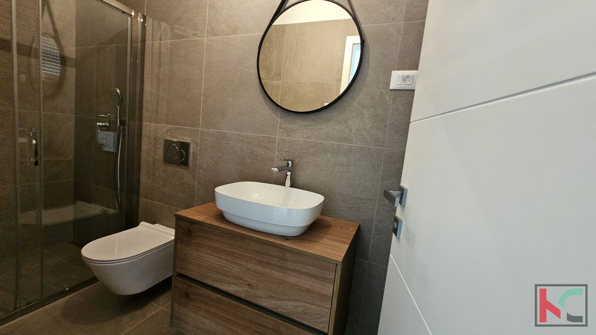Poreč, štirisobno stanovanje 162,62 m3 v novogradnji, s prostorno strešno teraso in pogledom na morje #prodaja
