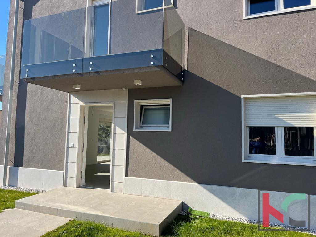 Poreč, štirisobno stanovanje 162,62 m3 v novogradnji, s prostorno strešno teraso in pogledom na morje #prodaja