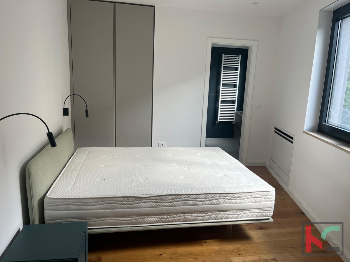 Rovinj, luksuzno stanovanje 100 m od morja z lastnim vrtom in vrtom, bivalna površina 127,50 m2 #prodaja