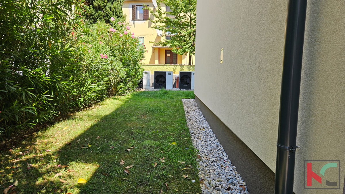 Rovinj, luksuzno stanovanje 100 m od morja z lastnim vrtom in vrtom, bivalna površina 127,50 m2 #prodaja