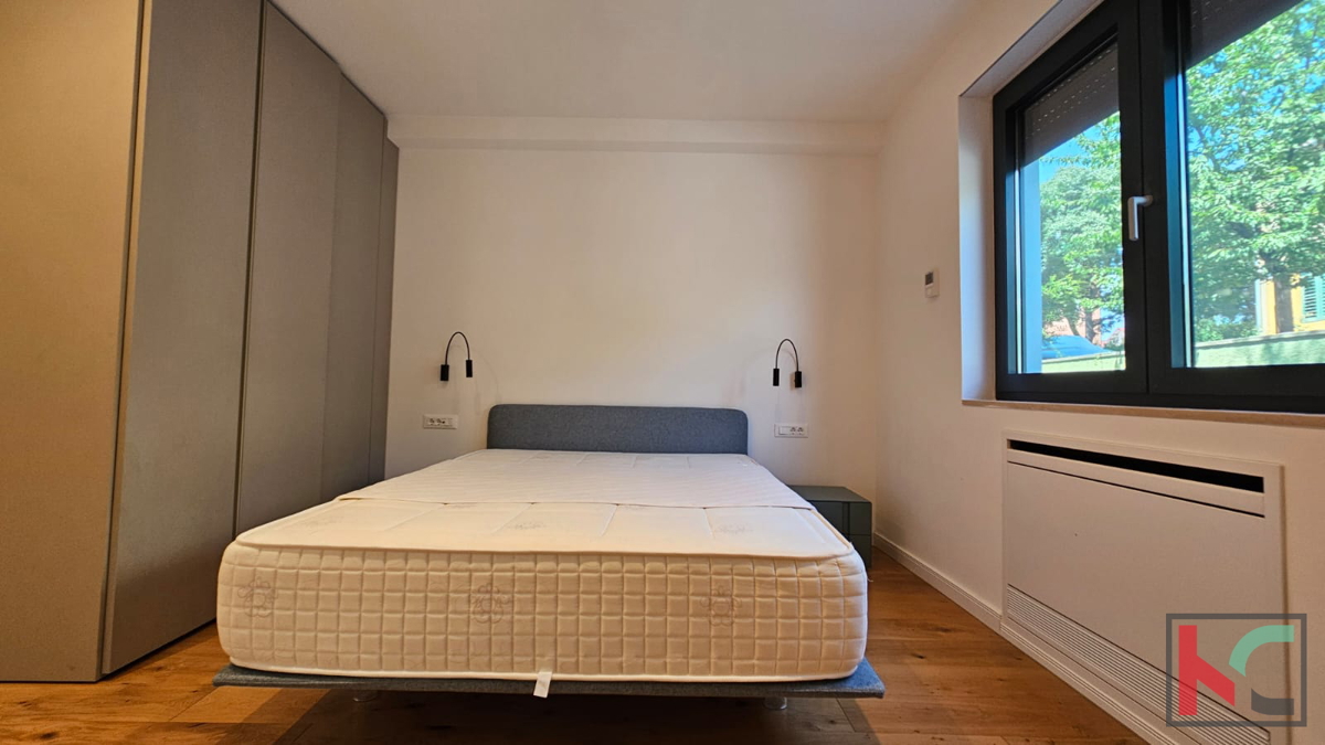 Rovinj, luksuzno stanovanje 100 m od morja z lastnim vrtom in vrtom, bivalna površina 127,50 m2 #prodaja