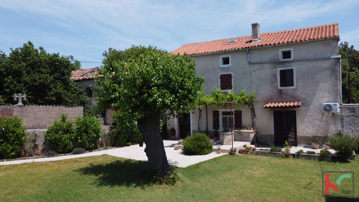 SVETVINČENAT, KAMNITA HIŠA S POGNOM NA ODLIČNI LOKACIJI #PRODAJA