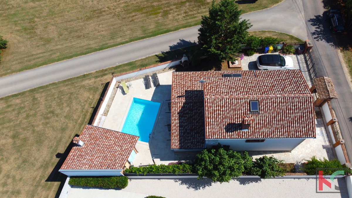 ISTRA, SVETVINČENAT, HIŠA S BAZENOM, MIRNA LOKACIJA PRODAJA