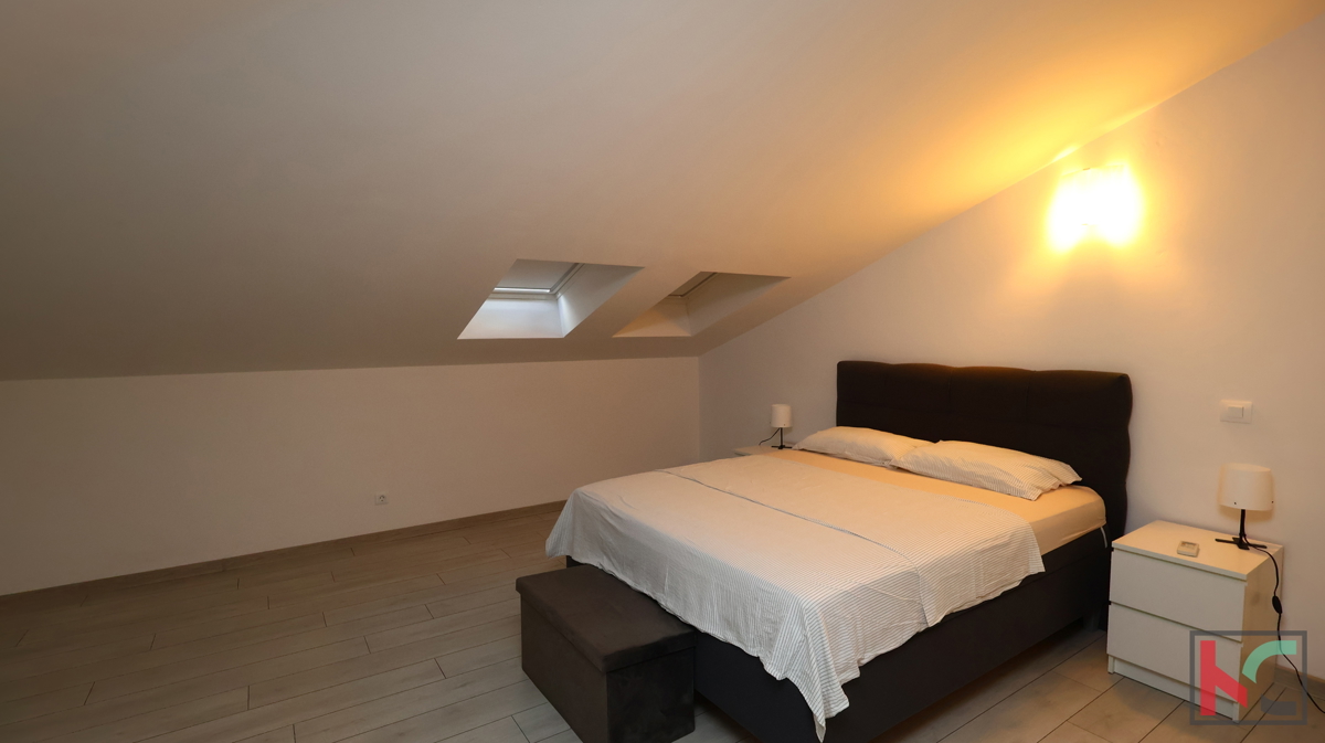 Istra, Pula, Pješčana Uvala, stanovanje v novogradnji 102,5 m2 s pogledom na morje