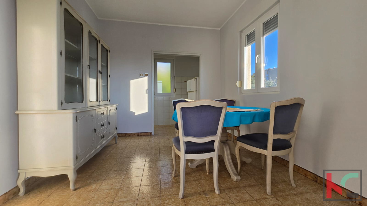 Pula, Vidikovac, prostorno stanovanje 110m2 s 3 terasami in 196m2 vrta