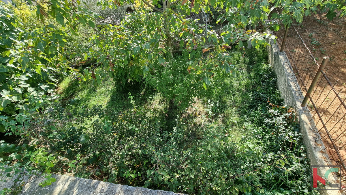 Pula, Vidikovac, prostorno stanovanje 110m2 s 3 terasami in 196m2 vrta