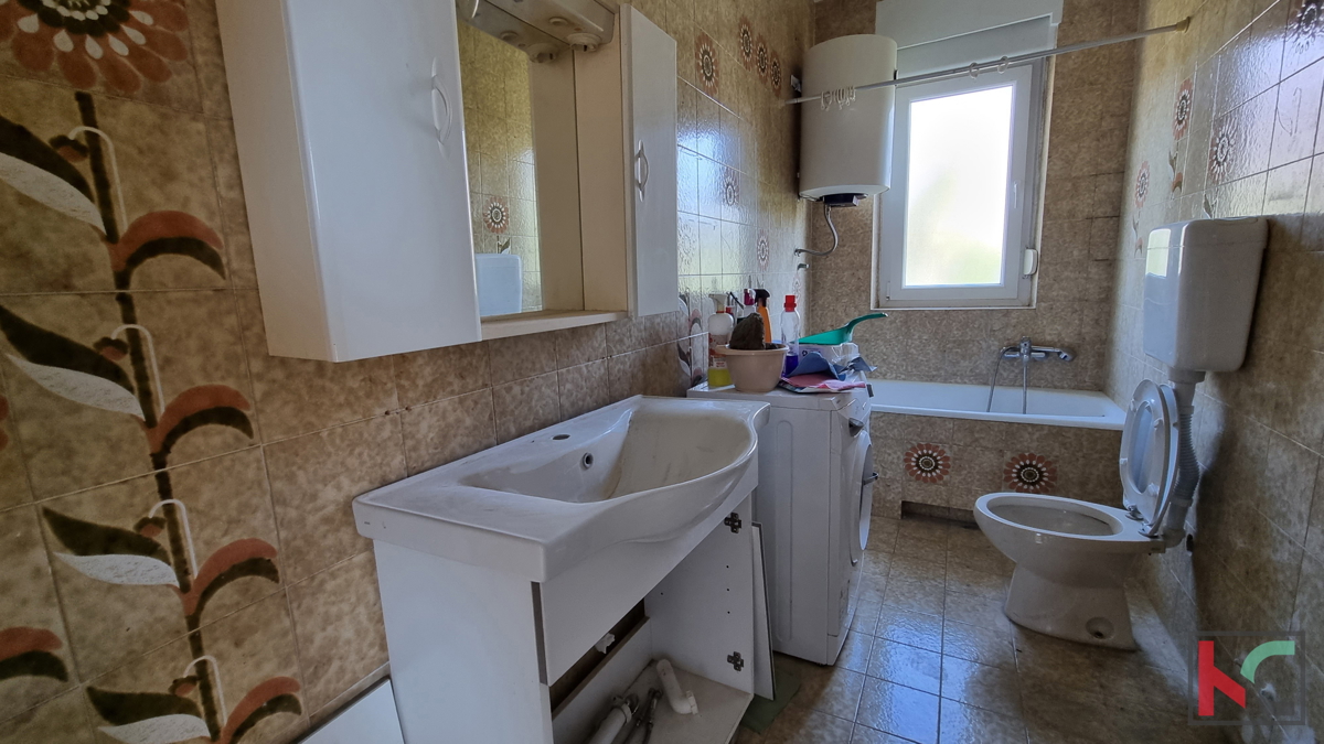 Pula, Vidikovac, prostorno stanovanje 110m2 s 3 terasami in 196m2 vrta