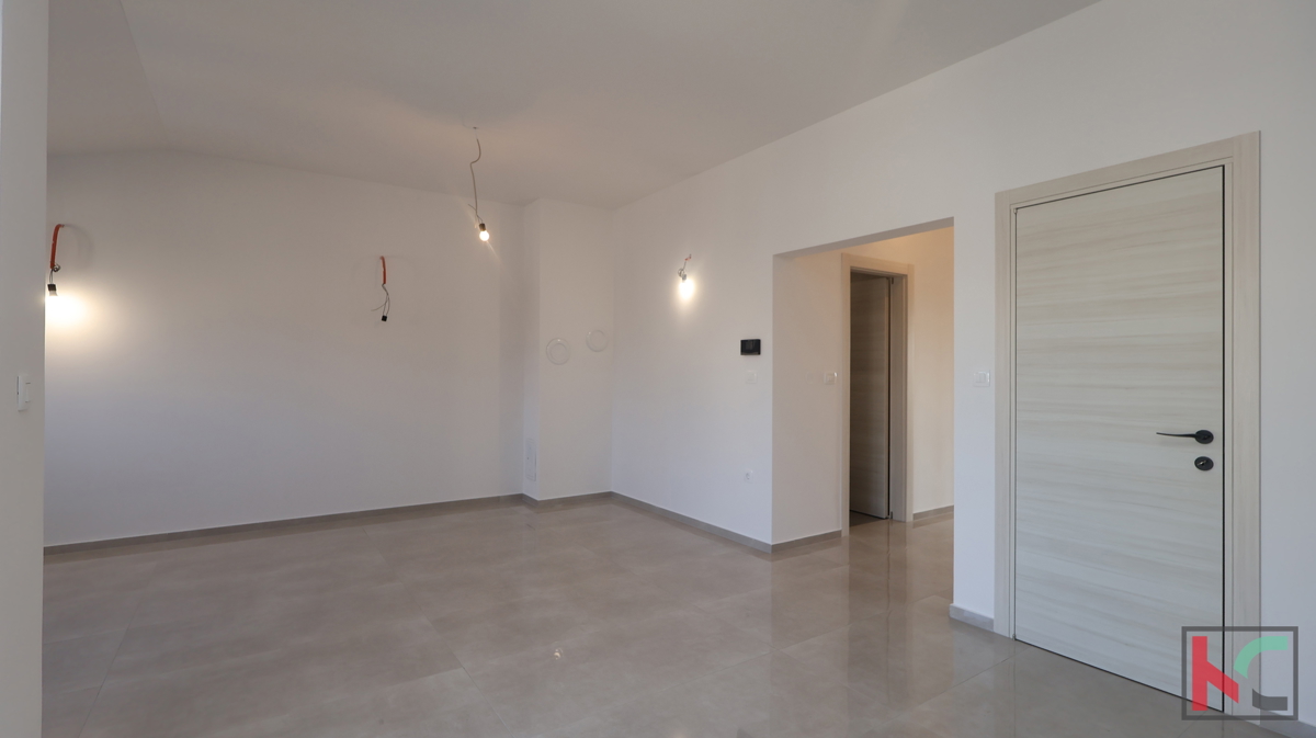 LIŽNJAN, ŠIŠAN, TROSOBNO STANOVANJE V STANOVANJSKI HIŠI Z DVEMA STANOVANJEMA #PRODAJA