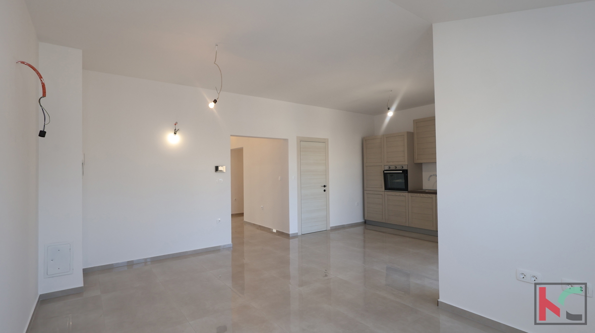 LIŽNJAN, ŠIŠAN, TROSOBNO STANOVANJE V STANOVANJSKI HIŠI Z DVEMA STANOVANJEMA #PRODAJA