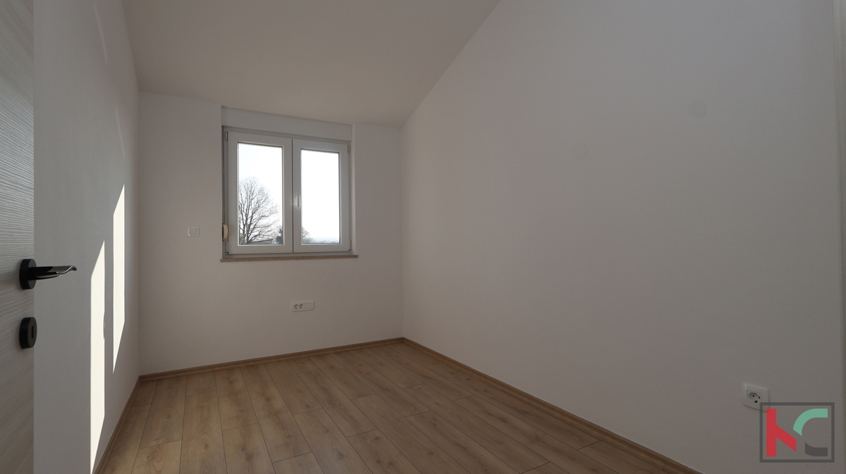 LIŽNJAN, ŠIŠAN, TROSOBNO STANOVANJE V STANOVANJSKI HIŠI Z DVEMA STANOVANJEMA #PRODAJA