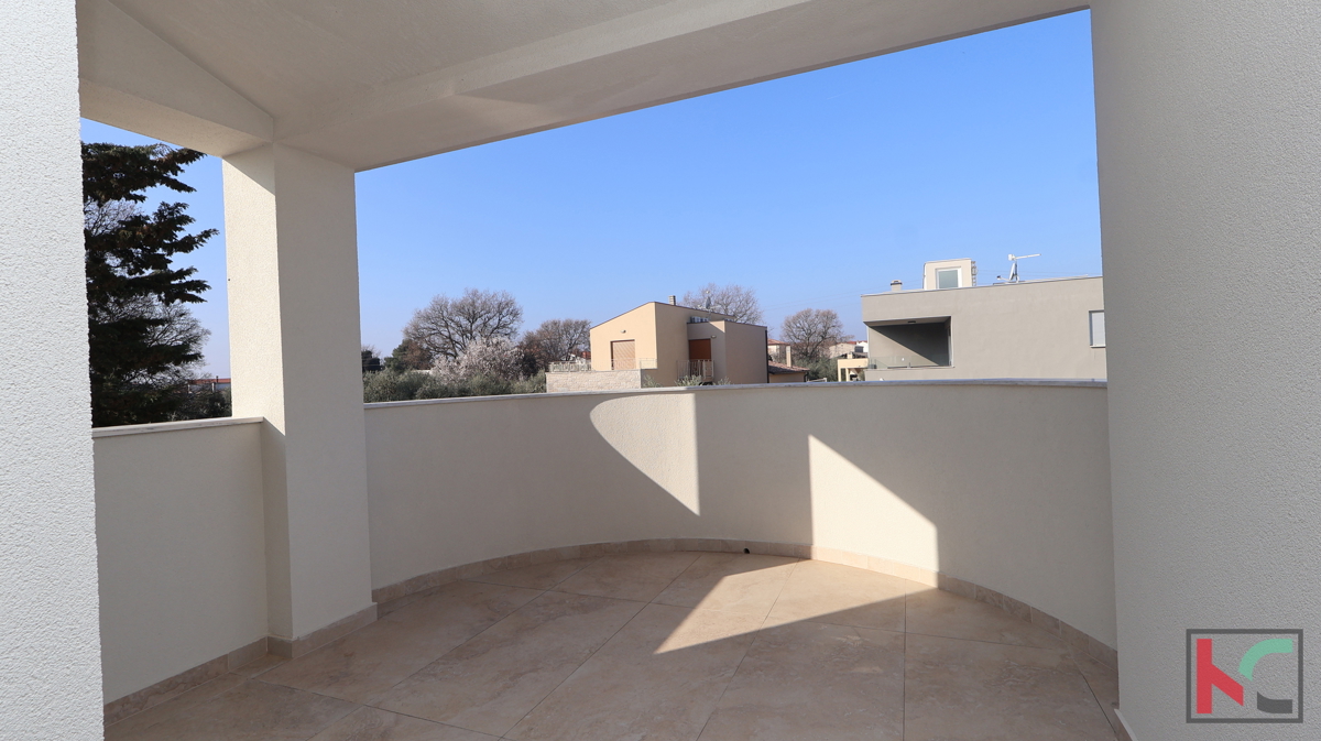 LIŽNJAN, ŠIŠAN, TROSOBNO STANOVANJE V STANOVANJSKI HIŠI Z DVEMA STANOVANJEMA #PRODAJA