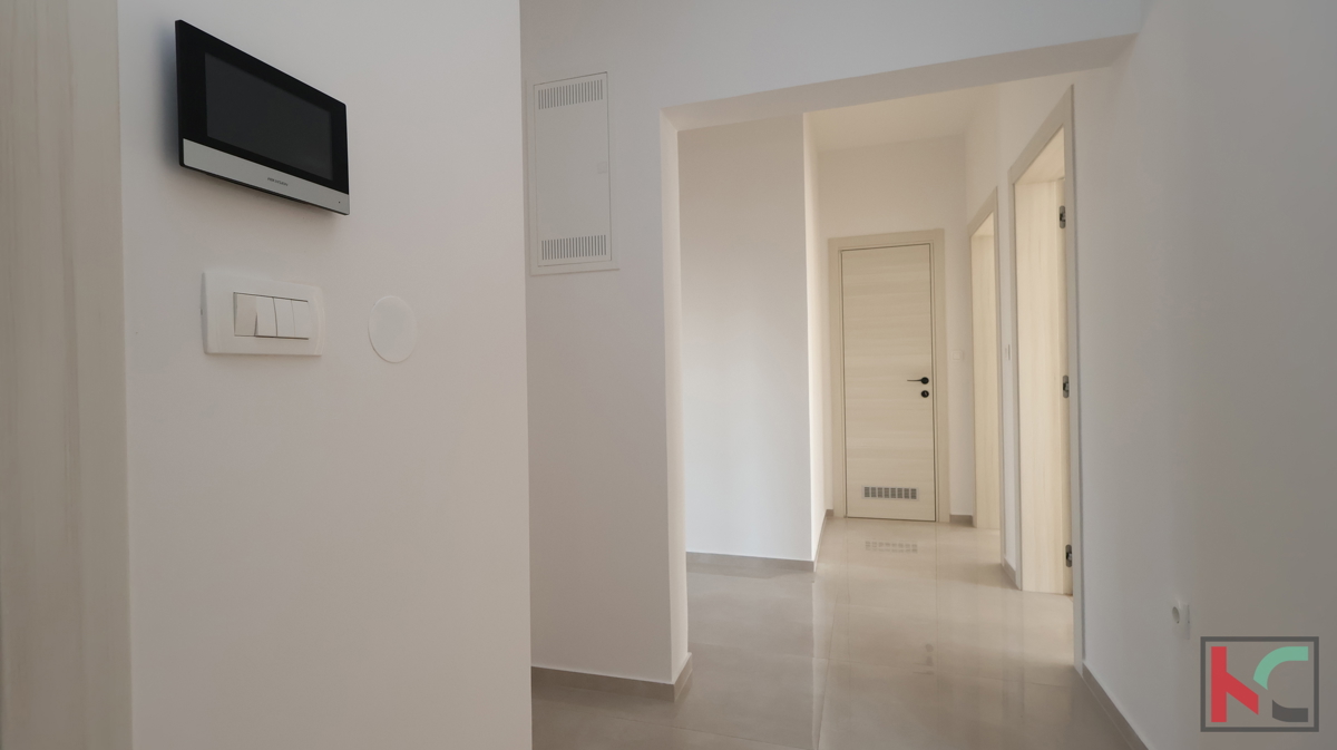 LIŽNJAN, ŠIŠAN, TROSOBNO STANOVANJE V STANOVANJSKI HIŠI Z DVEMA STANOVANJEMA #PRODAJA