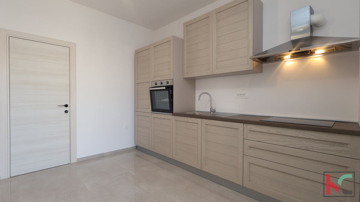 LIŽNJAN, ŠIŠAN, TROSOBNO STANOVANJE V STANOVANJSKI HIŠI Z DVEMA STANOVANJEMA #PRODAJA