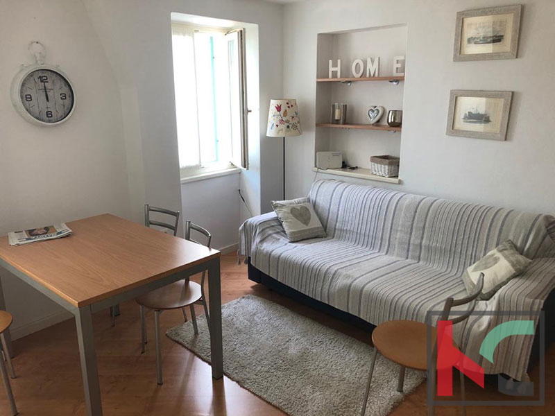 Istra, Rovinj apartma v centru s pogledom na morje, 1s+kopa #prodaja