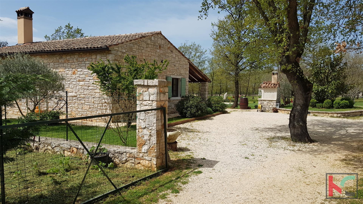 Istra - Bale, Vila z bazenom na parceli 30.550m2