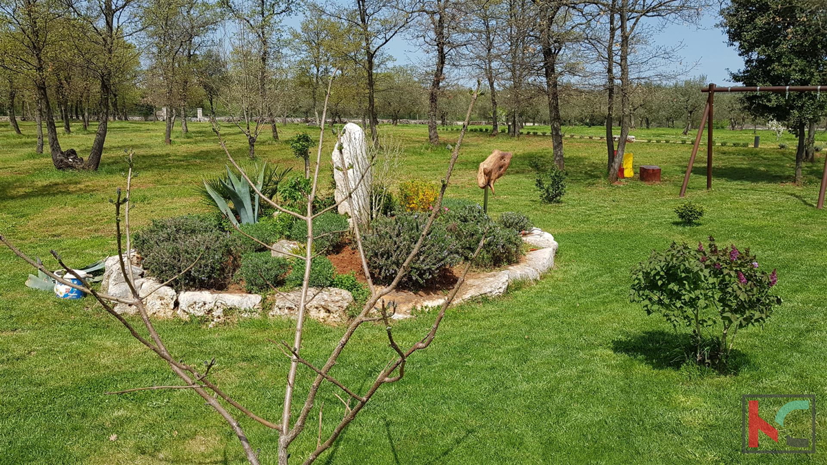Istra - Bale, Vila z bazenom na parceli 30.550m2