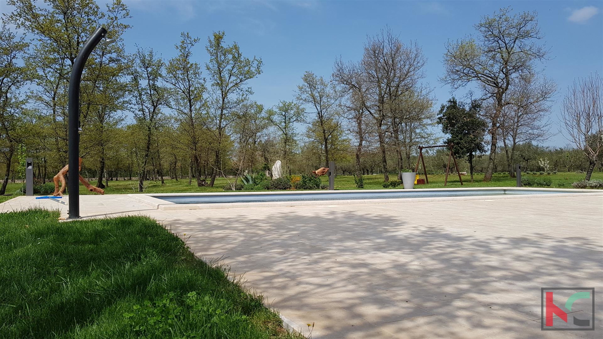Istra - Bale, Vila z bazenom na parceli 30.550m2