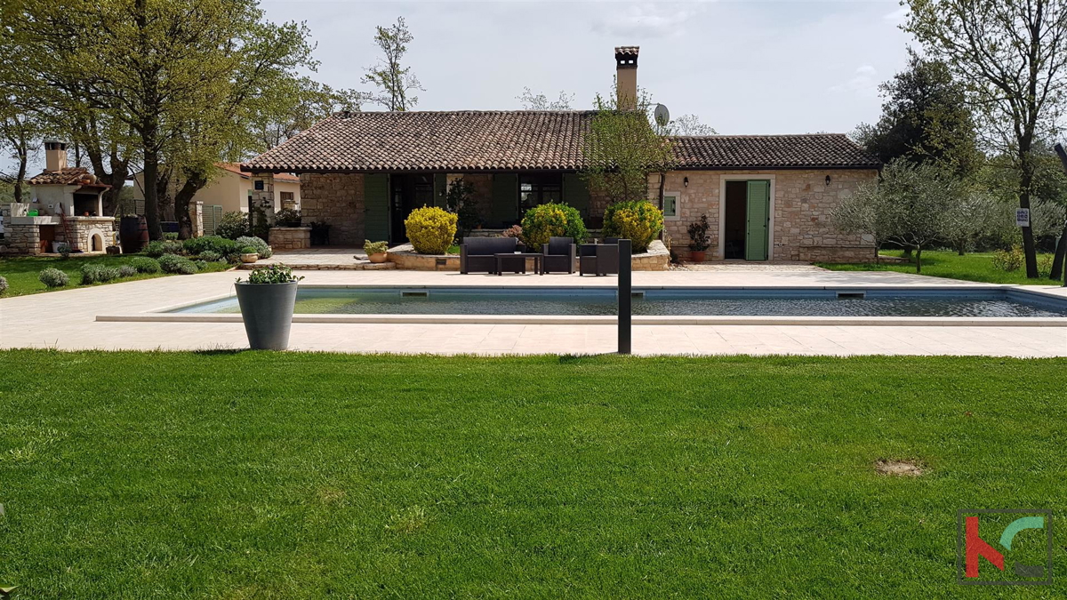 Istra - Bale, Vila z bazenom na parceli 30.550m2