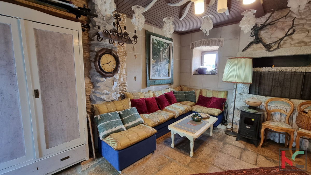 Krnica, Marčana, obnovljena rustikalna kamnita hiša 136m2