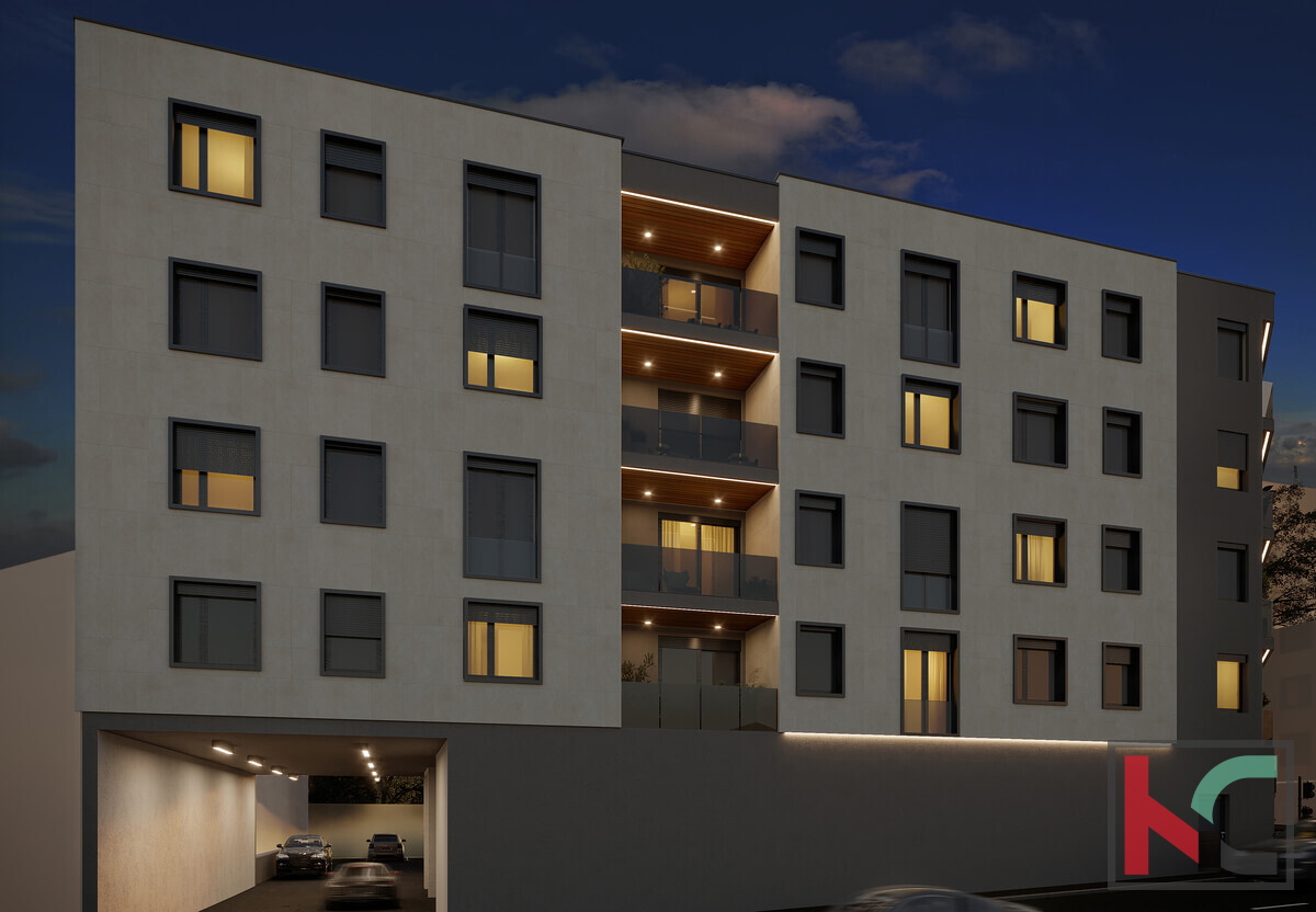 Istra, Pula, center, stanovanje 96,42m2 v novogradnji, tri sobe in loža
