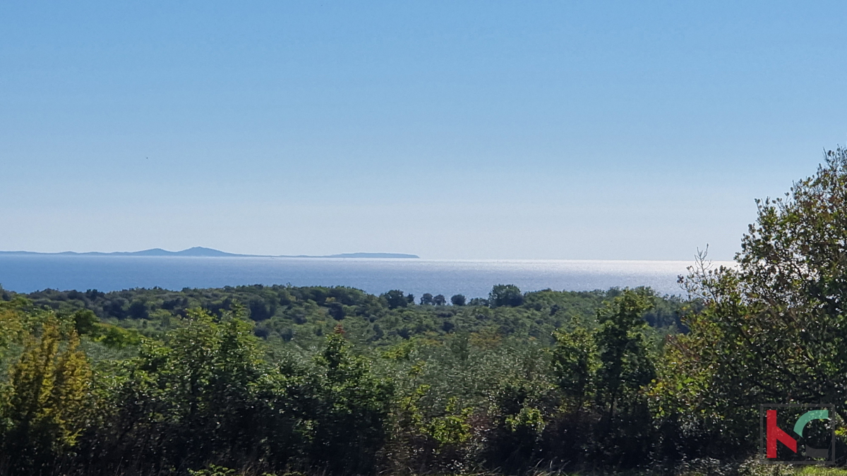 Istra, Perugia, gradbeno kmetijsko zemljišče 5932m2 s pogledom na morje
