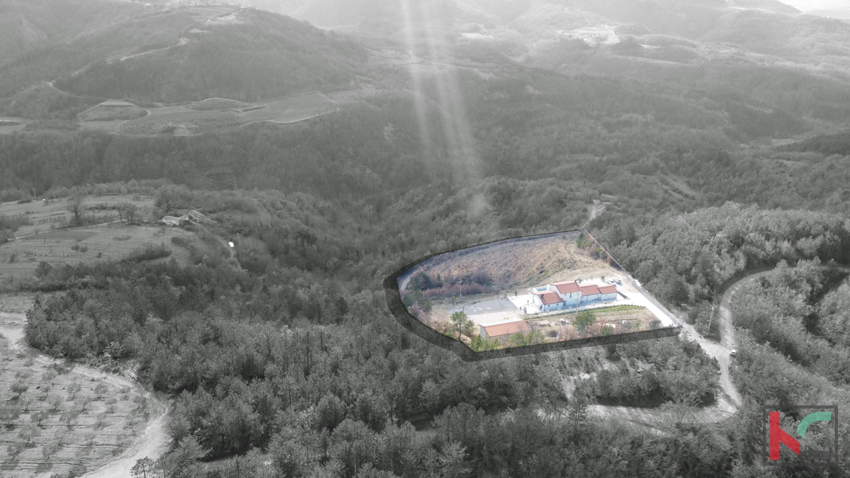 Istra, Vila na 20.000m2 velikem vrtu v bližini slikovite vasice Draguć