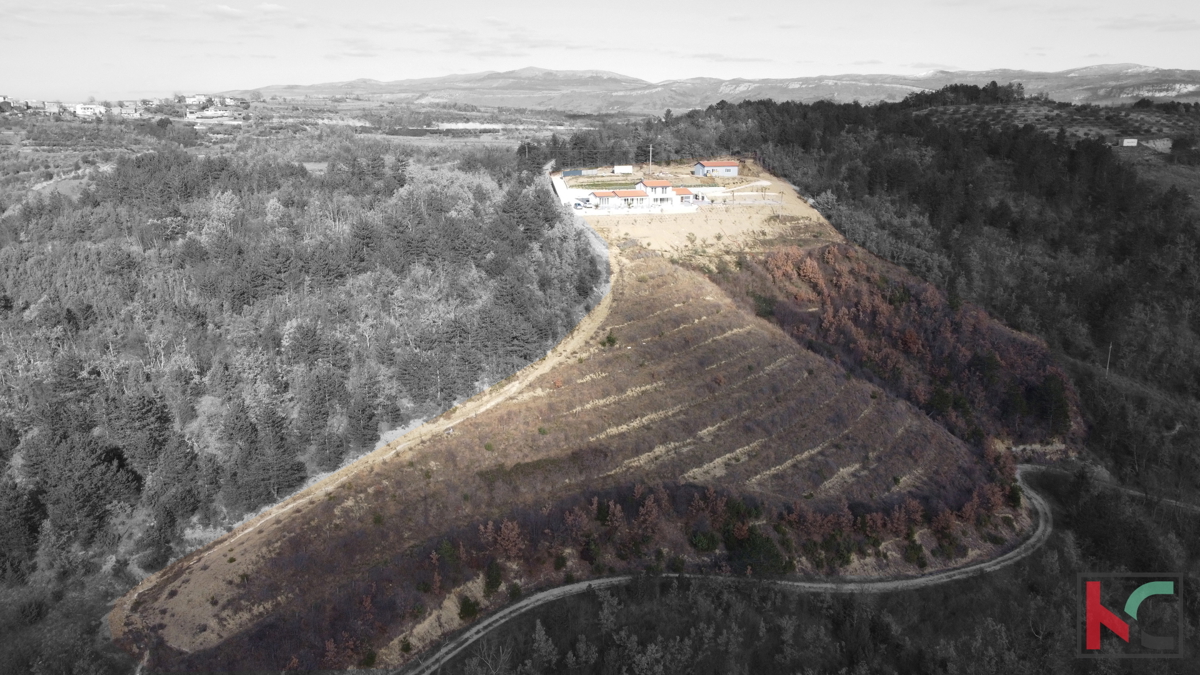 Istra, Vila na 20.000m2 velikem vrtu v bližini slikovite vasice Draguć