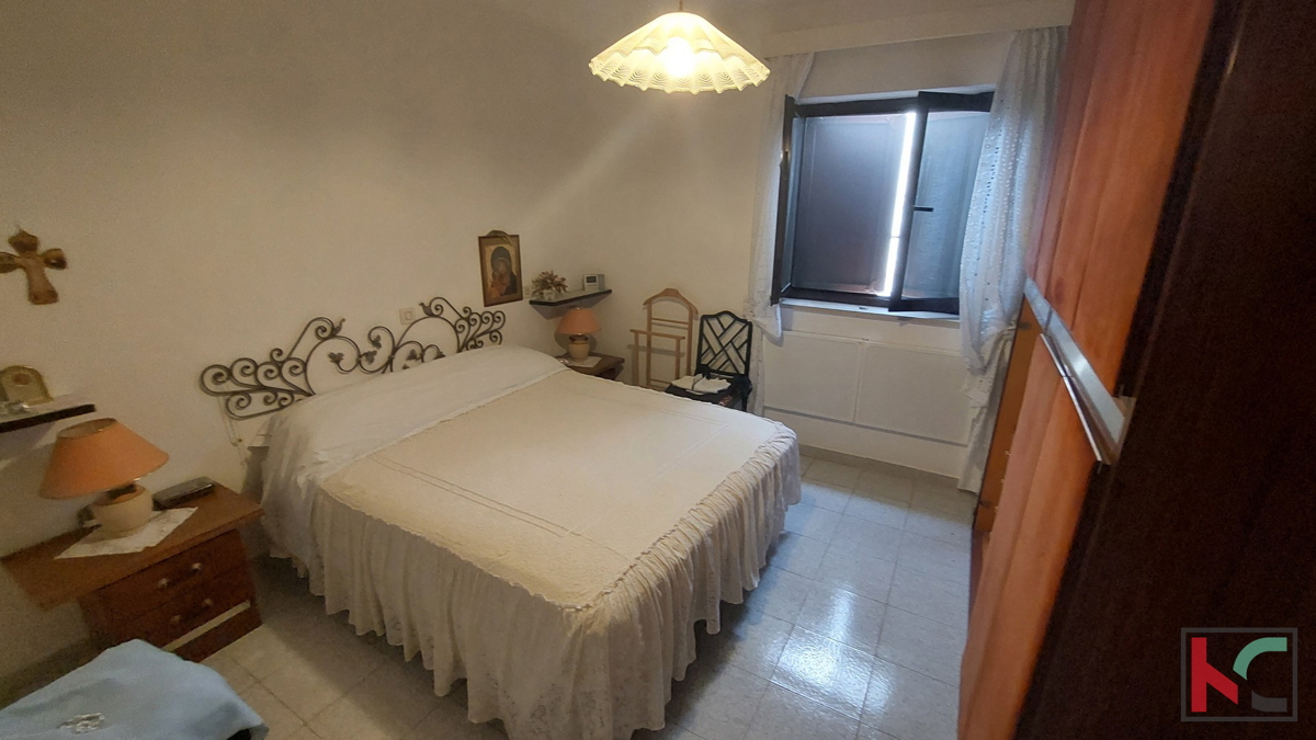 Istra, Ližnjan, vzdrževana hiša z urejenim vrtom na mirni lokaciji, delni pogled na morje, #prodaja