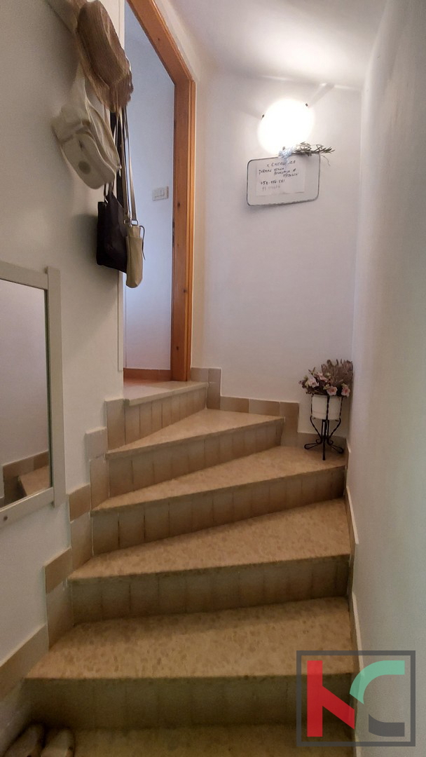 Istra, Ližnjan, vzdrževana hiša z urejenim vrtom na mirni lokaciji, delni pogled na morje, #prodaja
