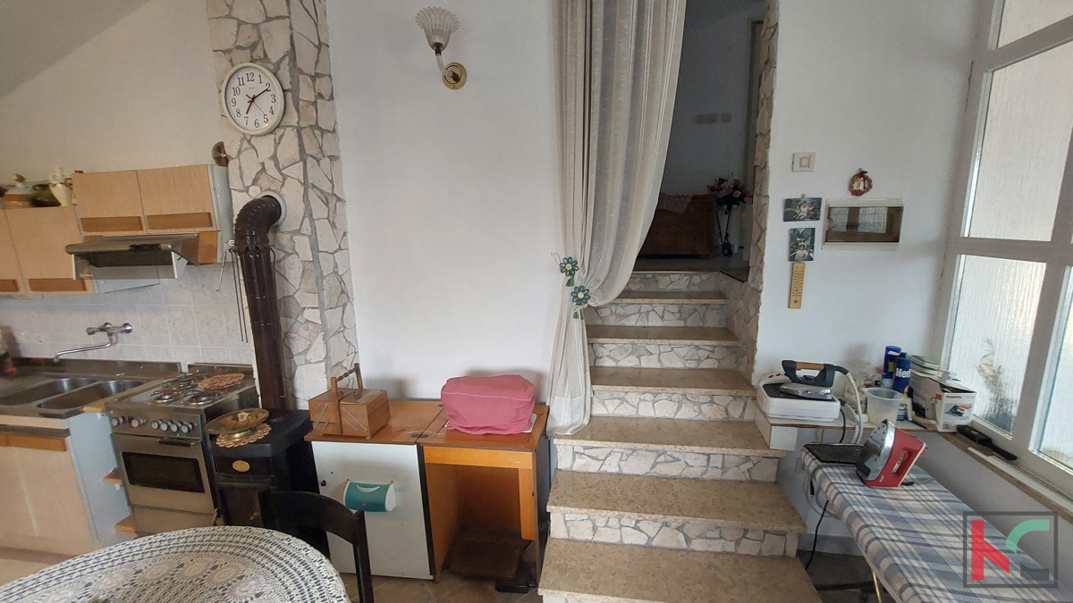 Istra, Ližnjan, vzdrževana hiša z urejenim vrtom na mirni lokaciji, delni pogled na morje, #prodaja